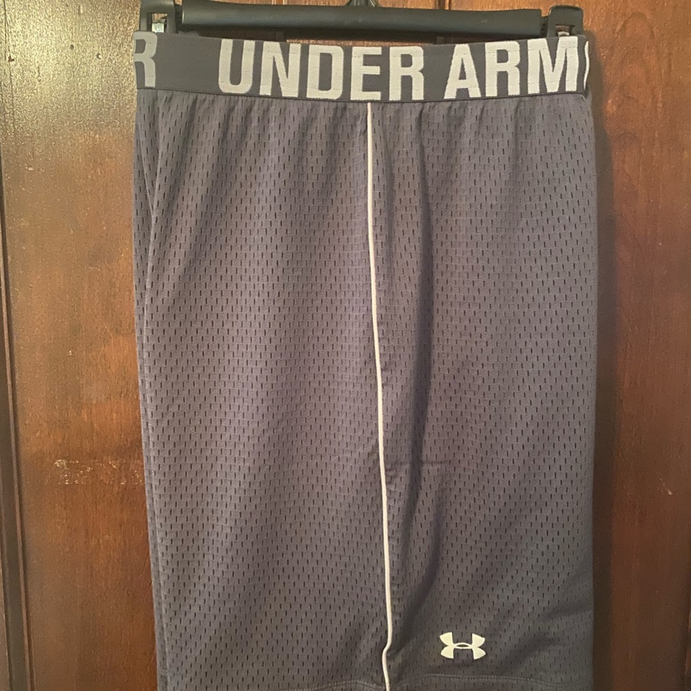 Under Armour Basketball Shorts - Picture 2 of 2